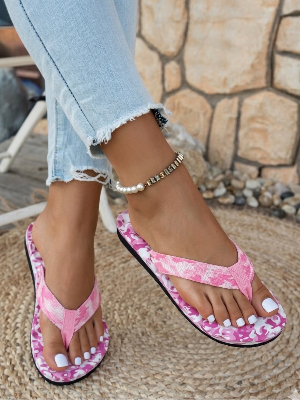 Pink Camo Camouflage Flip Flops Thong Retro Platform Sandals Womens Size M (7-8)